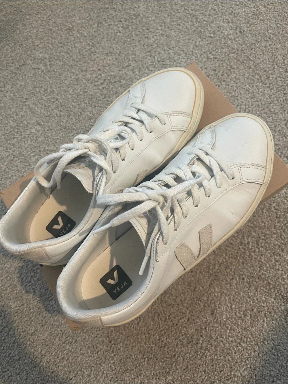 Veja White Sneakers with Beige V Logo - Picture 3 of 7